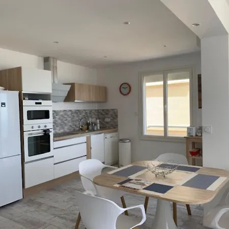 Апартаменты Beau T3 180 Degree Sea View Палава-ле-Фло
