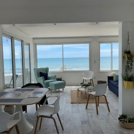 Апартаменты Beau T3 180 Degree Sea View